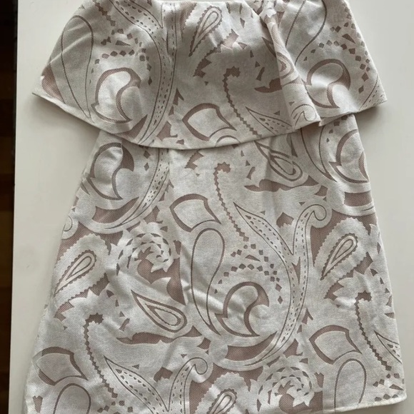 BCBGMAXAZRIA 'Leeah' Strapless Lace Dress - Picture 2 of 3